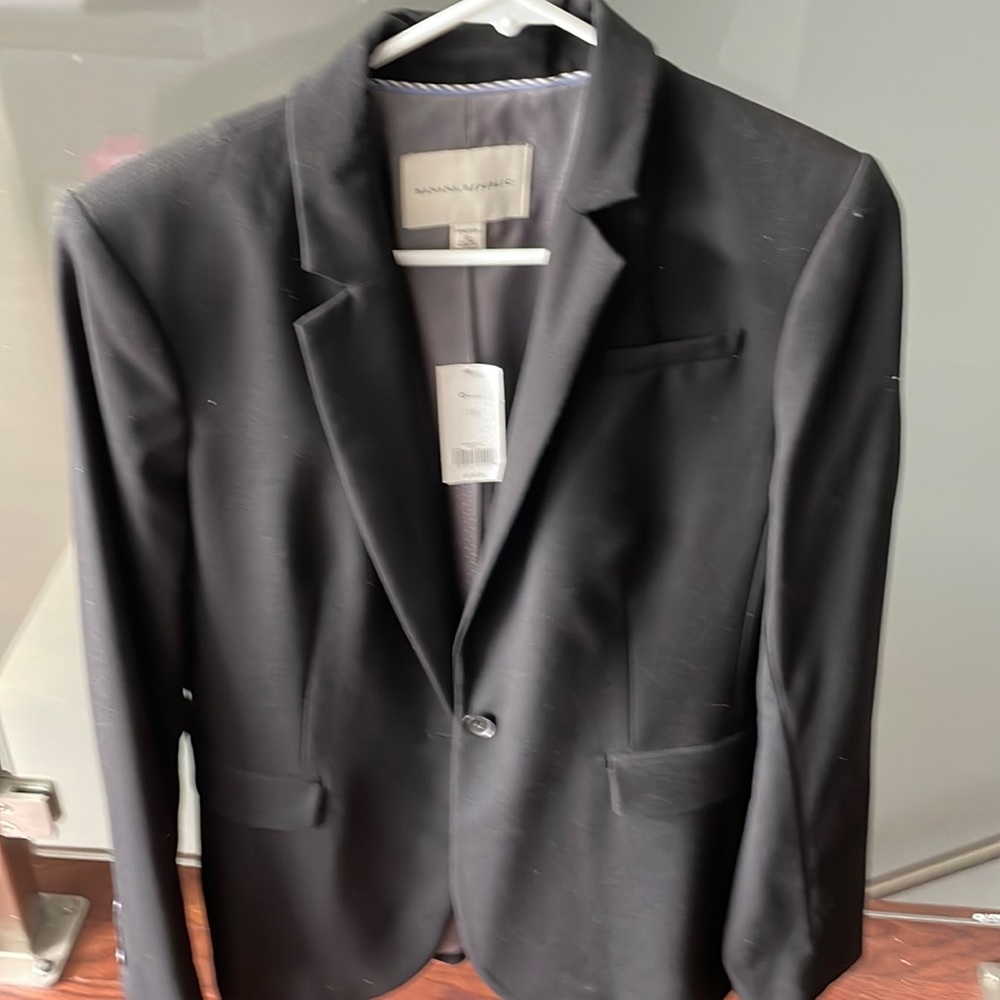 Black blazer size 10 never used still had tags Banana Republic brand